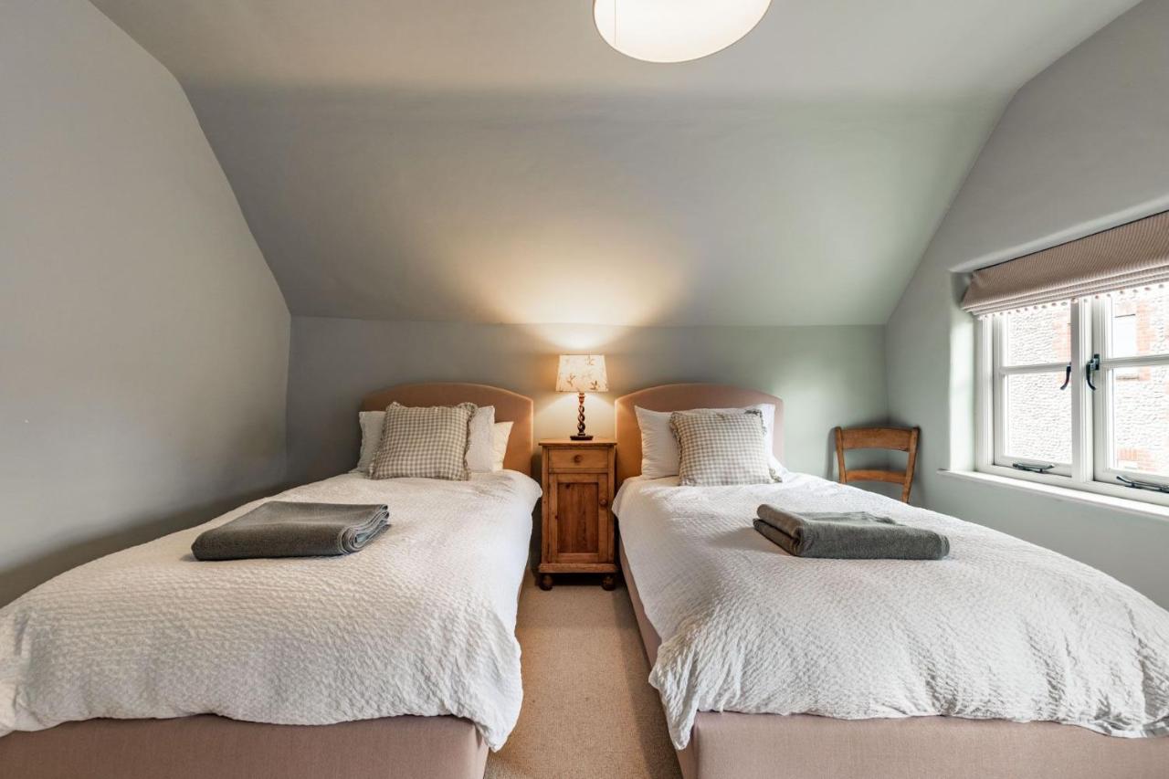 Host & Stay - White End Salthouse エクステリア 写真